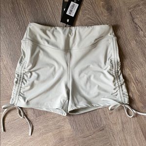 Bo+tee scrunch shorts